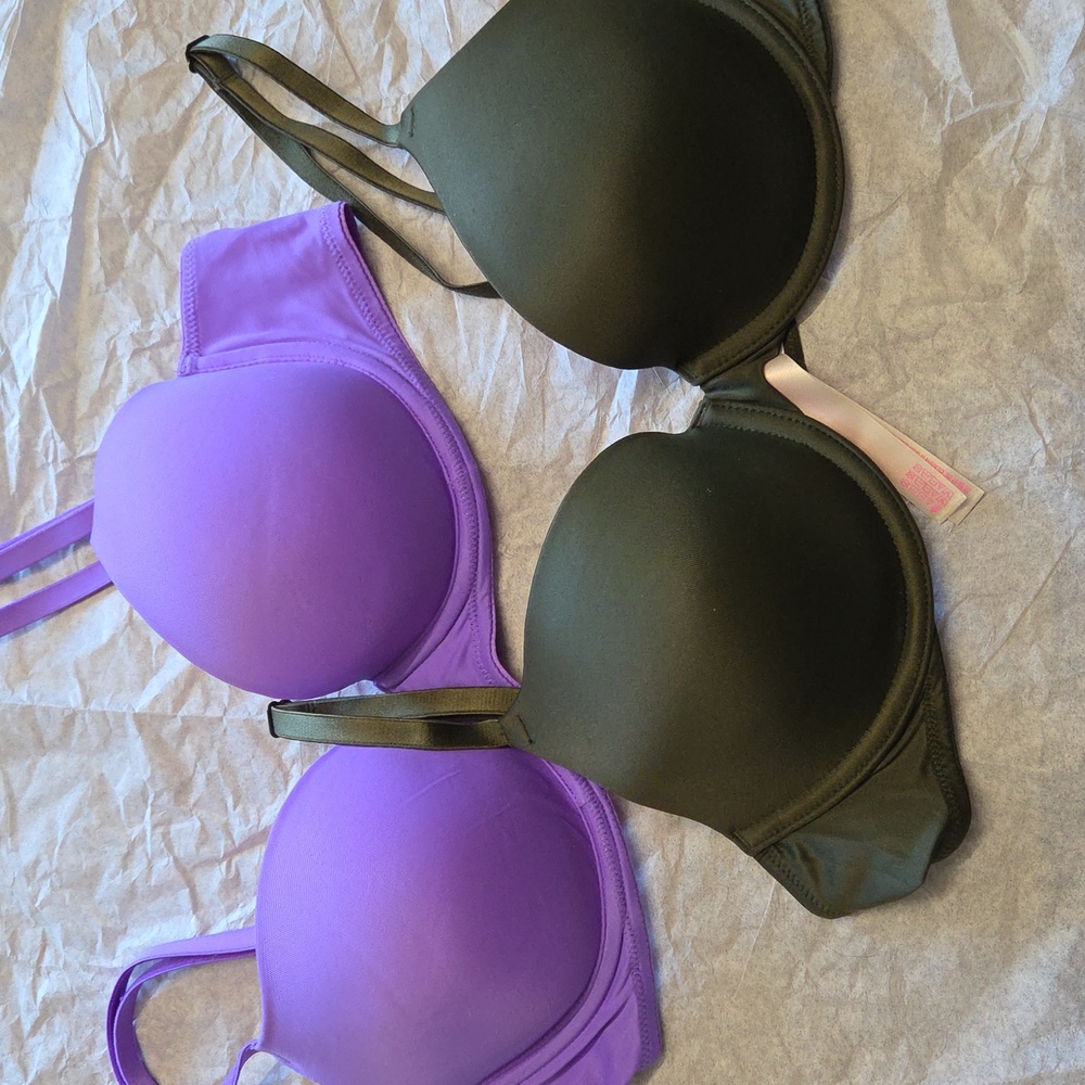 PINK Victoria's Secret Purple and Green Smooth t-shirt Bras